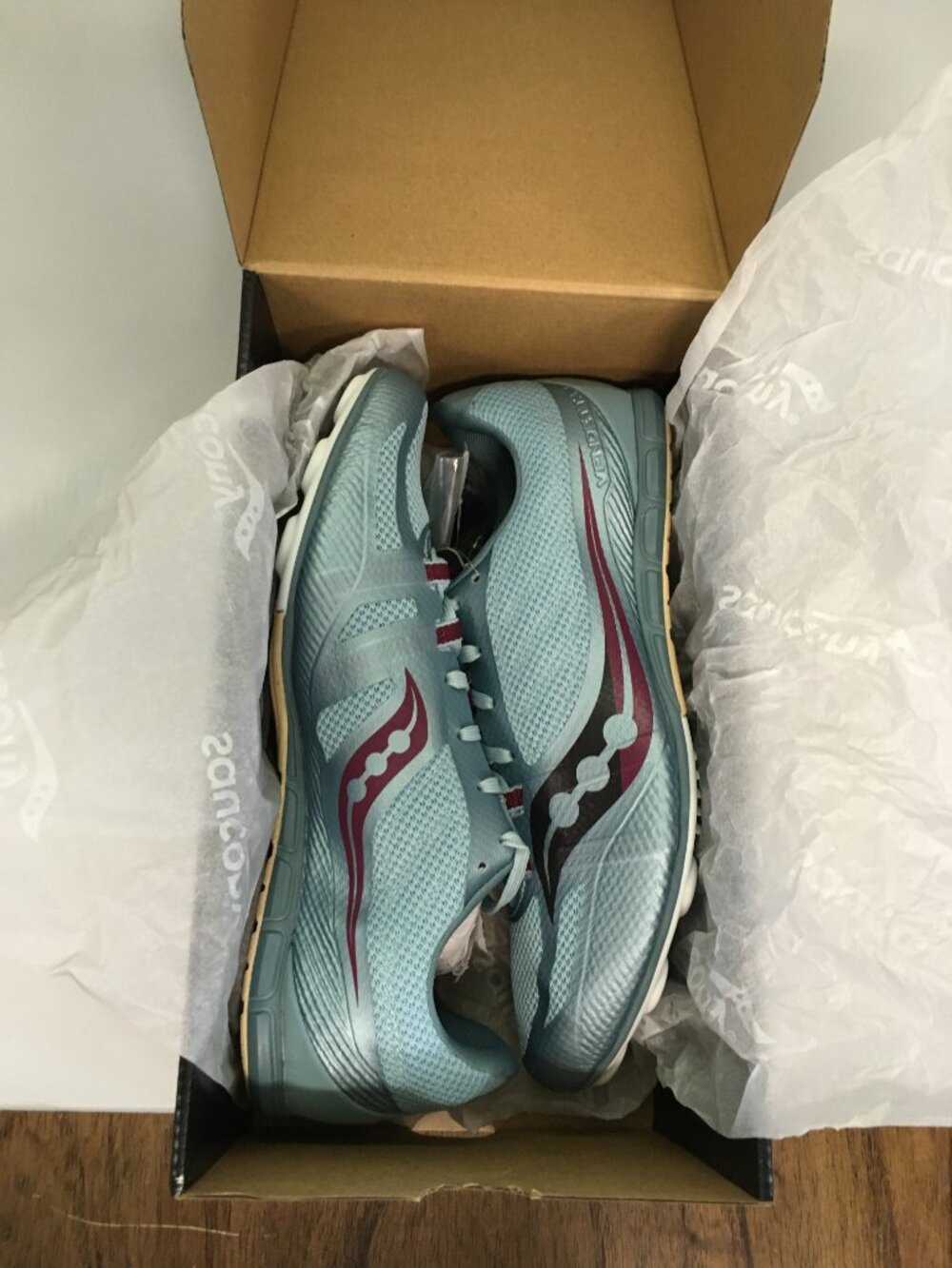NWT Saucony Vendetta 3 Track Running Shoes Womens 11 Blue